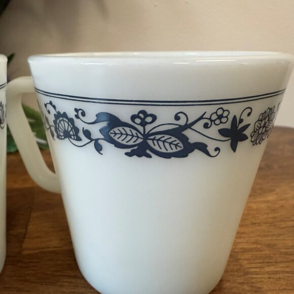 Vintage Corelle Old Town Blue Mugs Set 6 Fire King Style Milk Glass Floral Cups - Picture 3 of 5